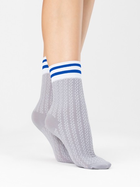 Fiore - 80 denier cable pattern ankle socks with comfortable top with stripes in contrast colour