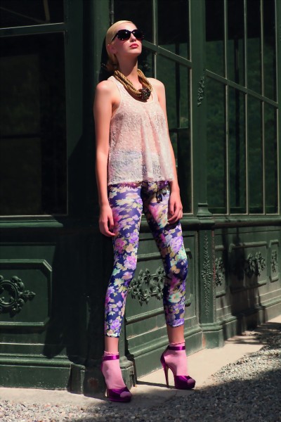 Trasparenze - Trendy flower print leggings Flowery